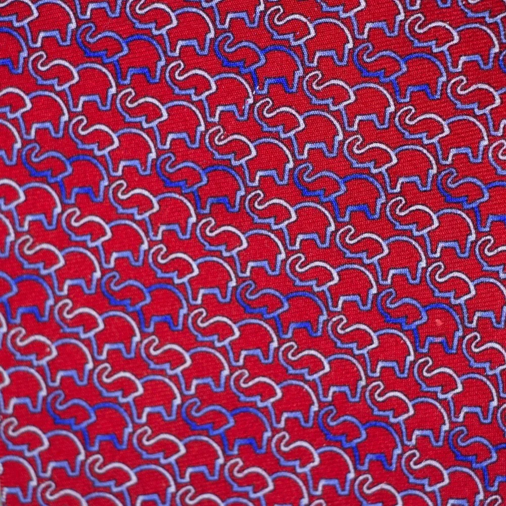 Brooks Brothers Mens Red Elephant Silk Necktie Novelty Pattern Made in USA‎